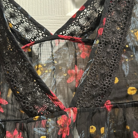Beautiful sheer floral top-Free People size S - Picture 4 of 8
